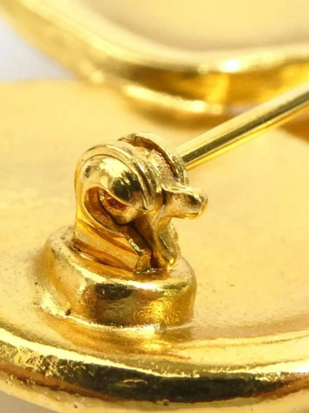 CHANEL Vintage CC Logo Brooch Gold Metal